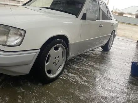 Mercedes-Benz E 220 1995 года за 3 500 000 тг. в Алматы – фото 4