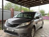 Toyota Sienna 2010 года за 10 000 000 тг. в Алматы – фото 2