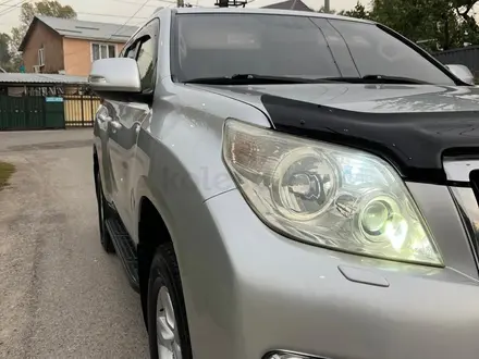 Toyota Land Cruiser Prado 2011 года за 12 900 000 тг. в Алматы – фото 11