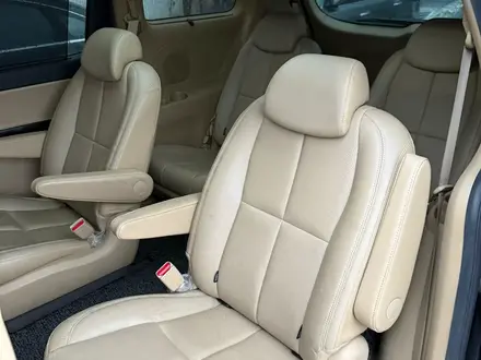 Kia Carnival 2015 года за 11 400 000 тг. в Шымкент – фото 20