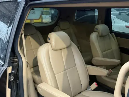 Kia Carnival 2015 года за 11 400 000 тг. в Шымкент – фото 29