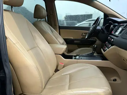 Kia Carnival 2015 года за 11 400 000 тг. в Шымкент – фото 32