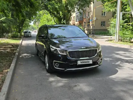 Kia Carnival 2015 года за 11 400 000 тг. в Шымкент – фото 2
