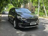 Kia Carnival 2015 года за 11 400 000 тг. в Шымкент
