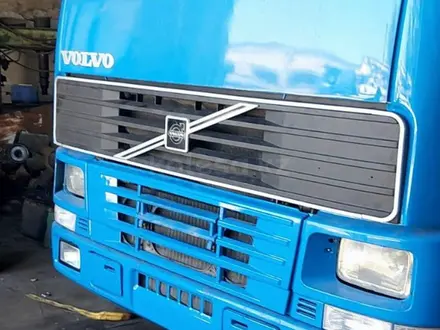 Volvo  FH 2000 года за 12 000 000 тг. в Алматы