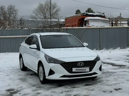 Hyundai Accent 2021 года за 8 950 000 тг. в Актобе