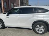 Toyota Highlander 2022 года за 26 000 000 тг. в Атырау – фото 4