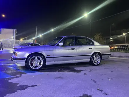 BMW 525 1993 года за 2 500 000 тг. в Алматы – фото 2