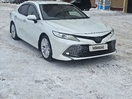 Toyota Camry 2021 года за 17 000 000 тг. в Астана