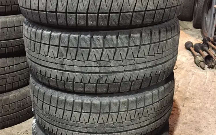 Резина зимняя 225/50 r17 Bridgestone, из Японии за 110 000 тг. в Алматы