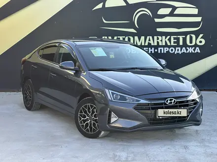 Hyundai Elantra 2019 года за 8 950 000 тг. в Атырау – фото 3