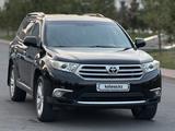 Toyota Highlander 2011 года за 11 800 000 тг. в Астана