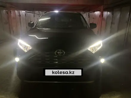 Toyota RAV4 2023 года за 19 000 000 тг. в Алматы – фото 24