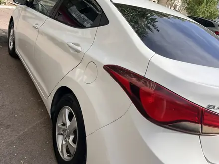 Hyundai Elantra 2015 года за 5 600 000 тг. в Астана – фото 2