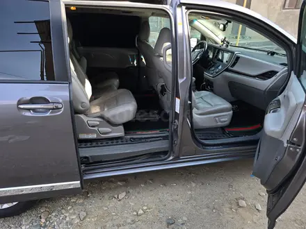 Toyota Sienna 2016 года за 15 000 000 тг. в Алматы – фото 2