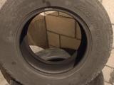 Покрышки Bridgestone 265 65 17 за 20 000 тг. в Актау