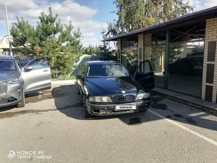 BMW 523 1998 года за 2 300 000 тг. в Рудный – фото 2