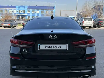 Kia K5 2018 года за 10 700 000 тг. в Алматы – фото 3