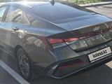 Hyundai Elantra 2024 года за 8 900 000 тг. в Караганда – фото 3