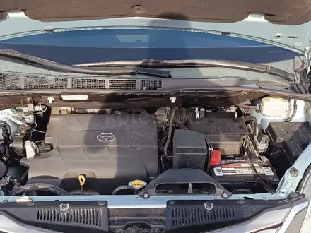 Toyota Sienna 2015 года за 10 700 000 тг. в Уральск – фото 10
