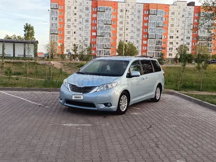 Toyota Sienna 2015 года за 10 700 000 тг. в Уральск – фото 2