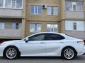 Toyota Camry 2020 годаүшін15 500 000 тг. в Актобе – фото 10