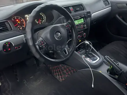 Volkswagen Jetta 2012 года за 2 500 000 тг. в Атырау – фото 4