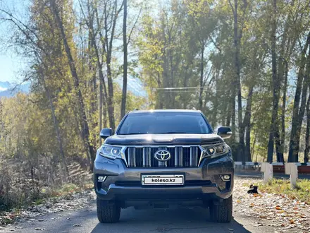 Toyota Land Cruiser Prado 2017 года за 26 500 000 тг. в Алматы – фото 2