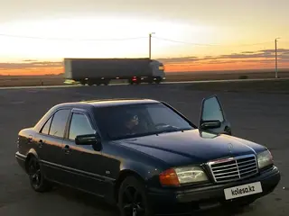 Mercedes-Benz C 230