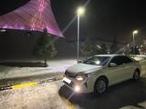 Toyota Camry 2015 года за 11 250 000 тг. в Астана – фото 2