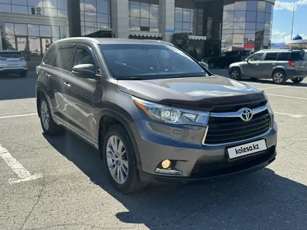 Toyota Highlander 2015 года за 16 800 000 тг. в Караганда – фото 2