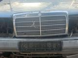 124-й мерседес решетка за 20 000 тг. в Алматы