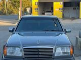 Mercedes-Benz E 220 1993 годаүшін1 900 000 тг. в Семей