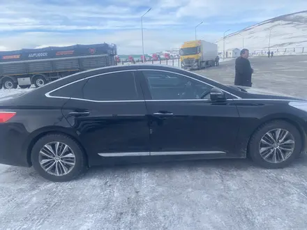 Hyundai Grandeur 2015 года за 6 500 000 тг. в Усть-Каменогорск – фото 3