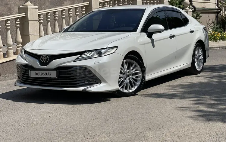 Toyota Camry 2019 годаүшін14 200 000 тг. в Караганда