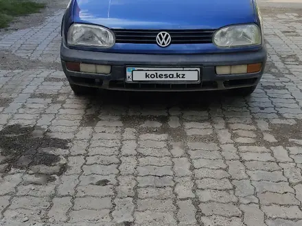 Volkswagen Golf 1993 года за 900 000 тг. в Семей – фото 2