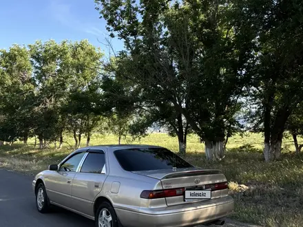 Toyota Camry 1998 года за 3 800 000 тг. в Шымкент – фото 3