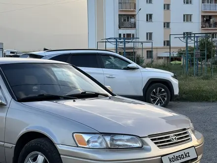 Toyota Camry 1998 года за 3 800 000 тг. в Шымкент – фото 7