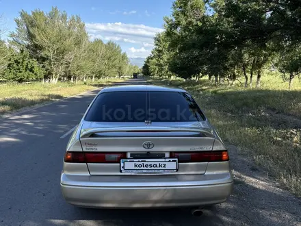 Toyota Camry 1998 года за 3 800 000 тг. в Шымкент – фото 5