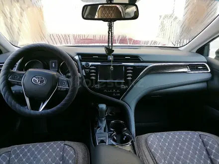 Toyota Camry 2020 года за 14 401 988 тг. в Актау – фото 9