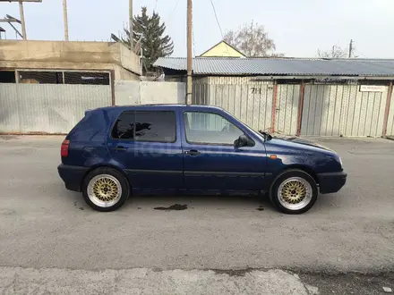 Volkswagen Golf 1994 года за 1 500 000 тг. в Алматы – фото 2