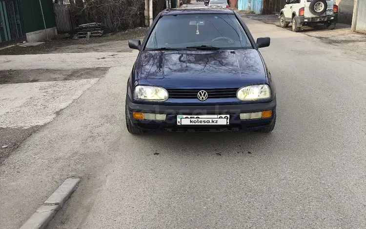 Volkswagen Golf 1994 года за 1 500 000 тг. в Алматы