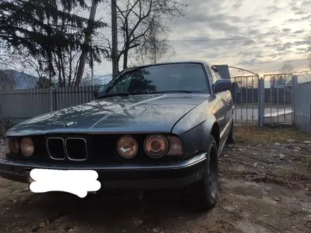 BMW 525 1991 года за 600 000 тг. в Риддер