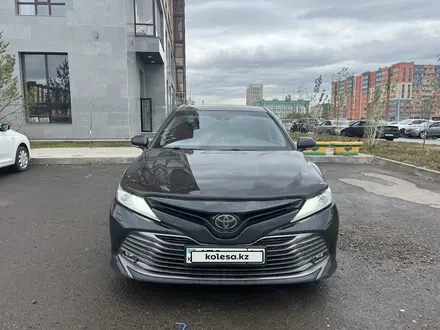 Toyota Camry 2020 года за 12 800 000 тг. в Астана