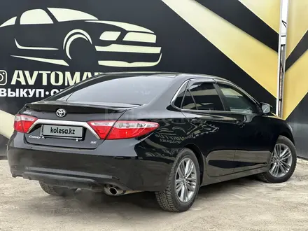 Toyota Camry 2017 года за 10 500 000 тг. в Атырау – фото 6