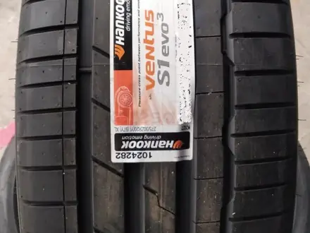 Шины Hankook 275/45R21 VeNtus S1 evo3 SUVK127A за 135 000 тг. в Алматы