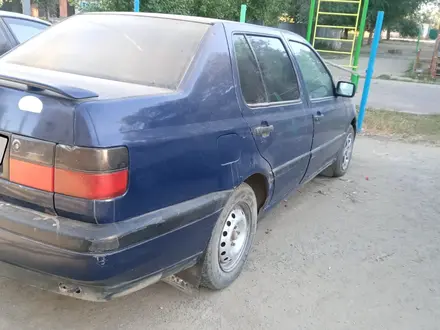 Volkswagen Vento 1993 года за 550 000 тг. в Актобе – фото 3