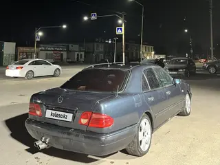 Mercedes-Benz E 320