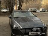 Hyundai Sonata 2020 года за 11 500 000 тг. в Усть-Каменогорск – фото 2