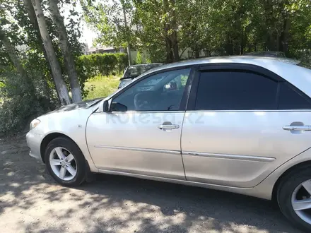 Toyota Camry 2005 года за 5 500 000 тг. в Экибастуз – фото 2